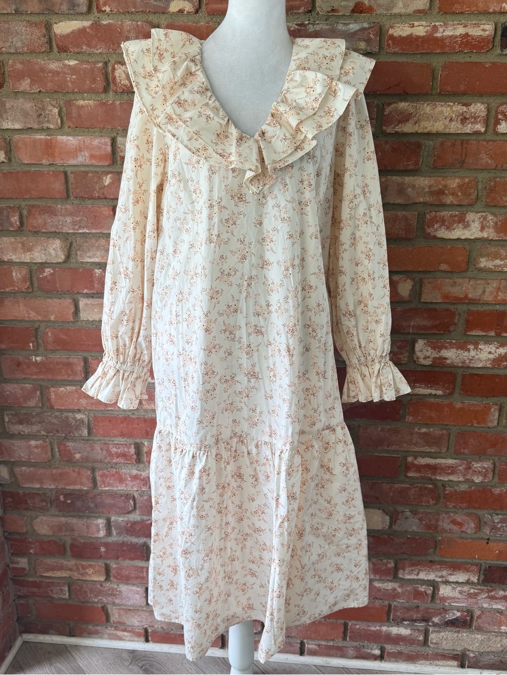 Who What Wear Cream Dress with Dusty Rose Floral Print